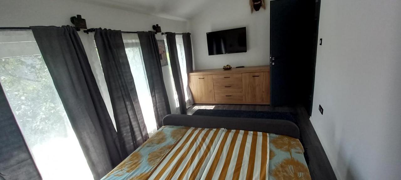 Airportone Apartment Vecses Ngoại thất bức ảnh