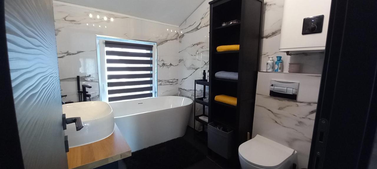 Airportone Apartment Vecses Ngoại thất bức ảnh