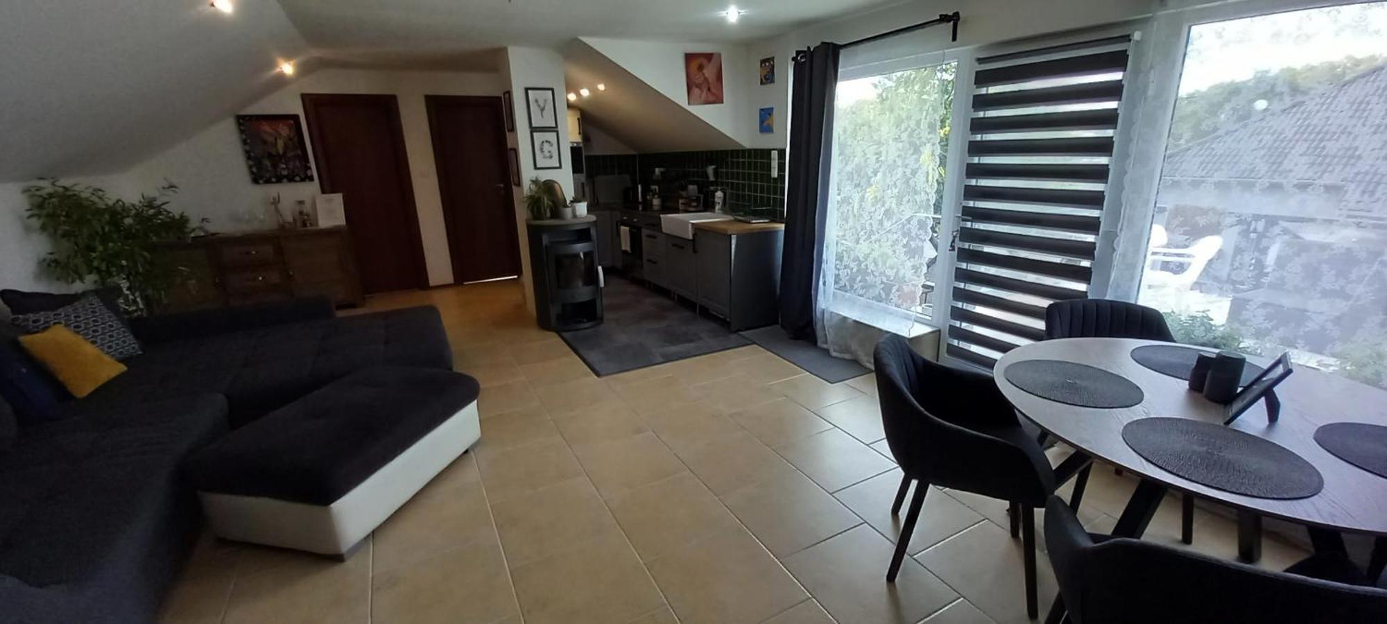 Airportone Apartment Vecses Ngoại thất bức ảnh